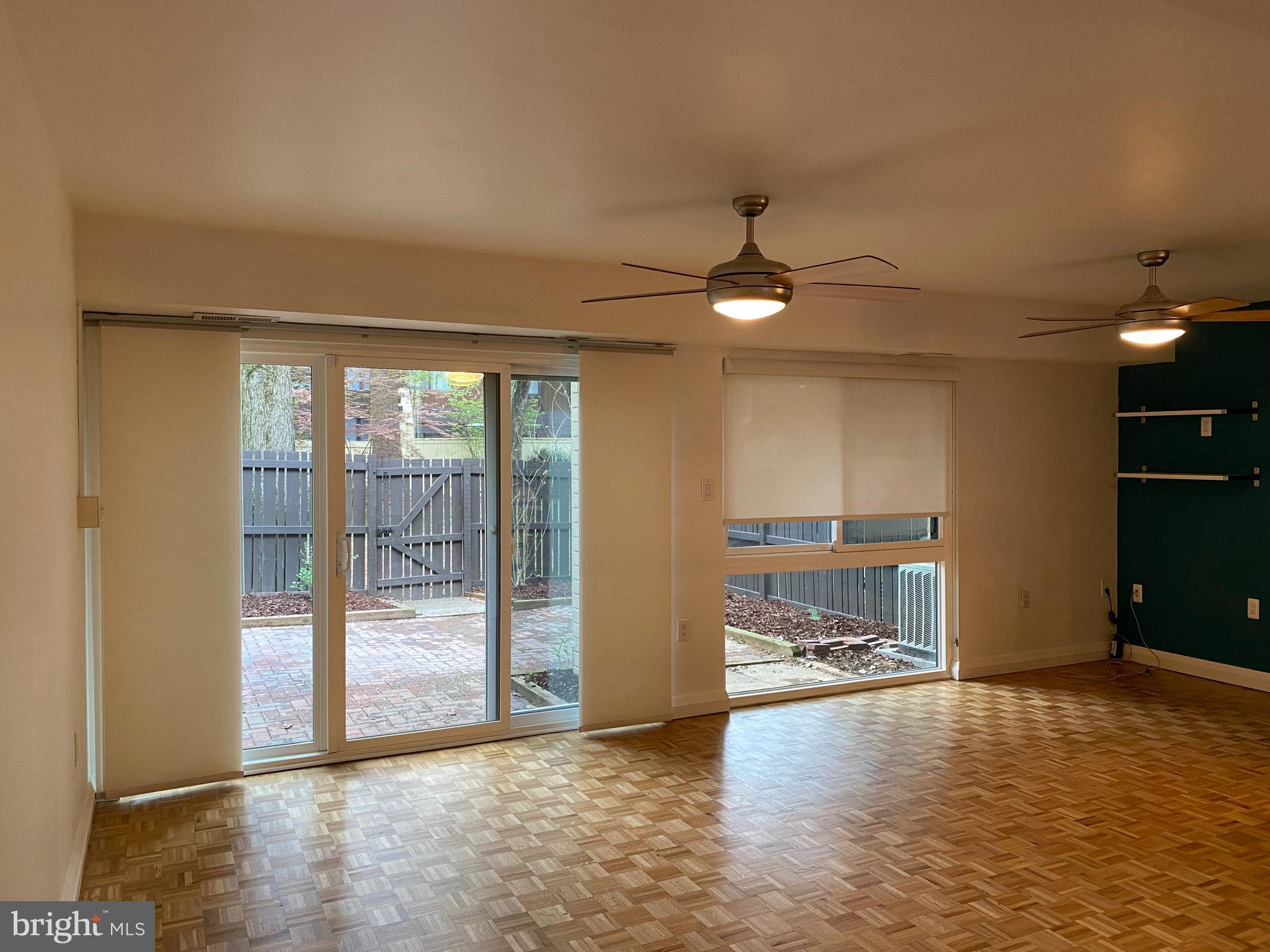 11142 Saffold Way Reston, VA 20190 - Photo 29 of 102 Living room