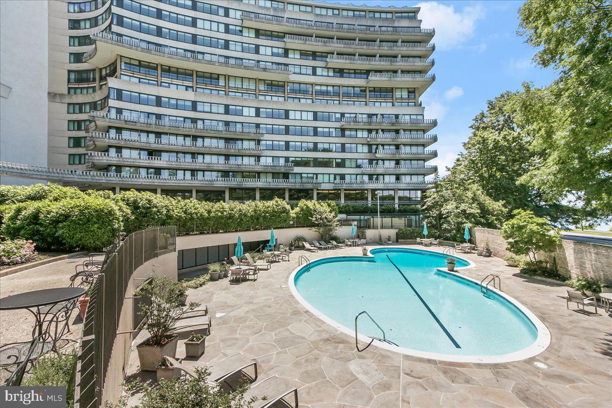 2700 Virginia Avenue Northwest, Unit 910 Washington, DC 20037 - Photo 40 of 62 Pool