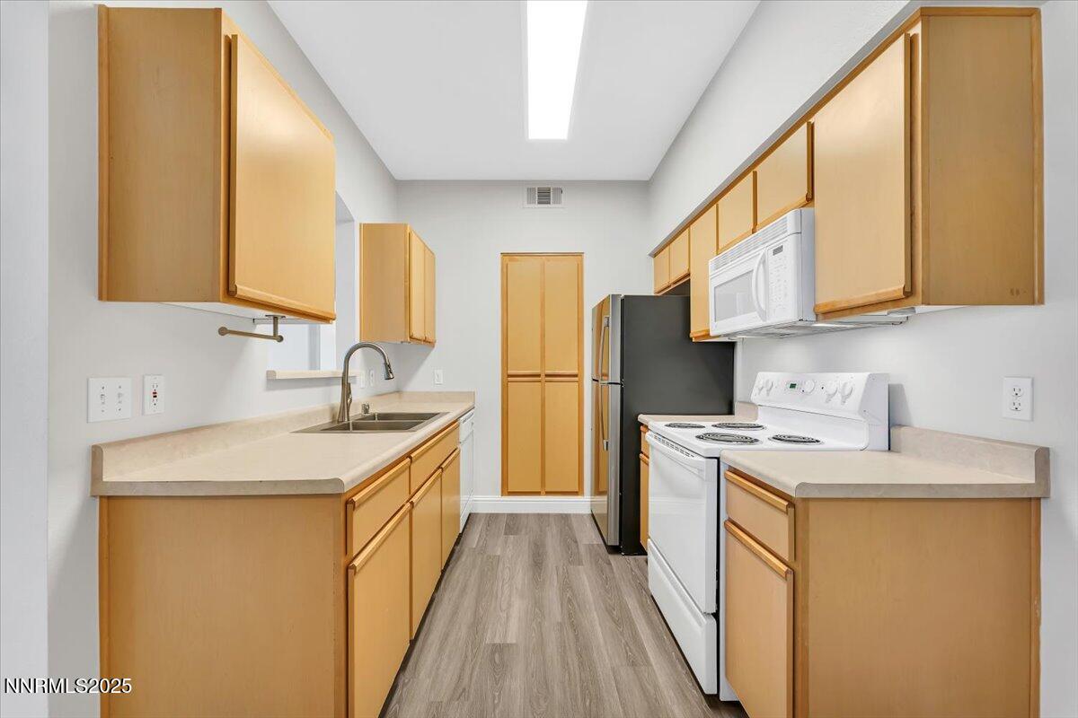 6850 Sharlands Avenue, Unit U1122 Reno, NV 89523 - Photo 8 of 25 12-6850 Sharlands Ave U1122 Reno NV 8952