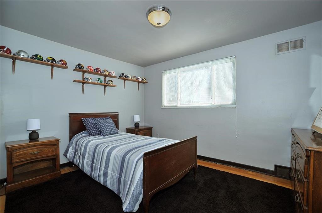 3506 Ridgewood Drive Pittsburgh, PA 15235 - Photo 12 of 26