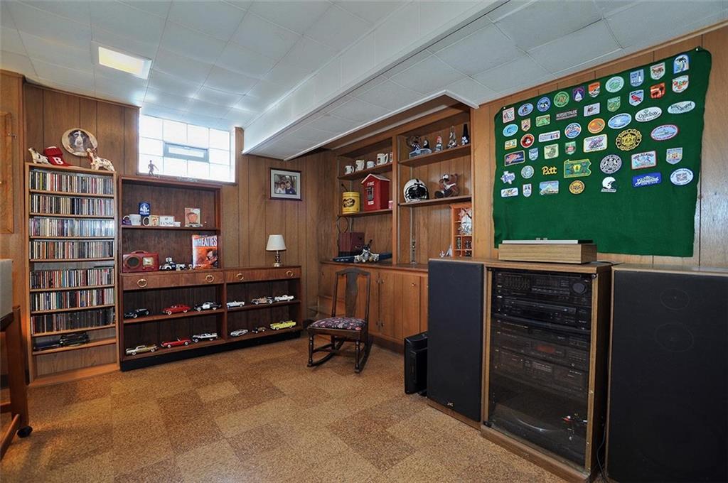 3506 Ridgewood Drive Pittsburgh, PA 15235 - Photo 19 of 26