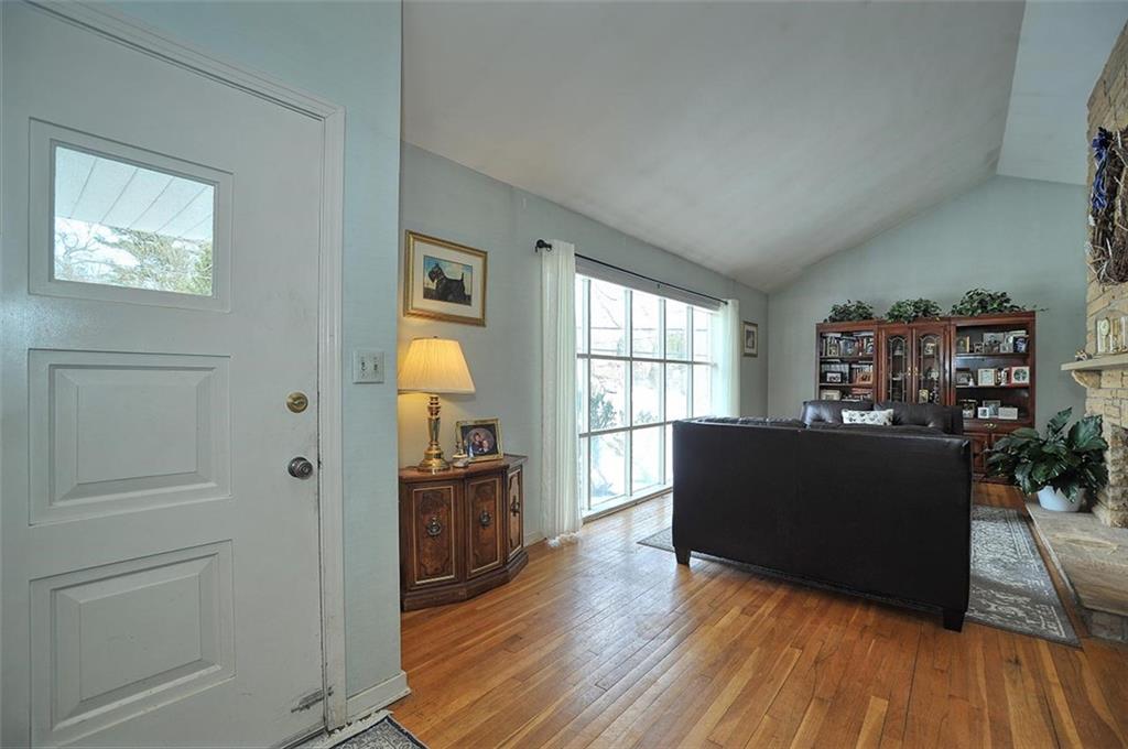 3506 Ridgewood Drive Pittsburgh, PA 15235 - Photo 5 of 26