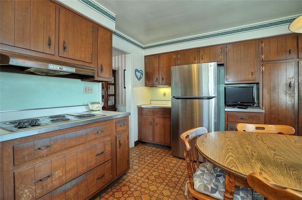 3506 Ridgewood Drive Pittsburgh, PA 15235 - Photo 8 of 26