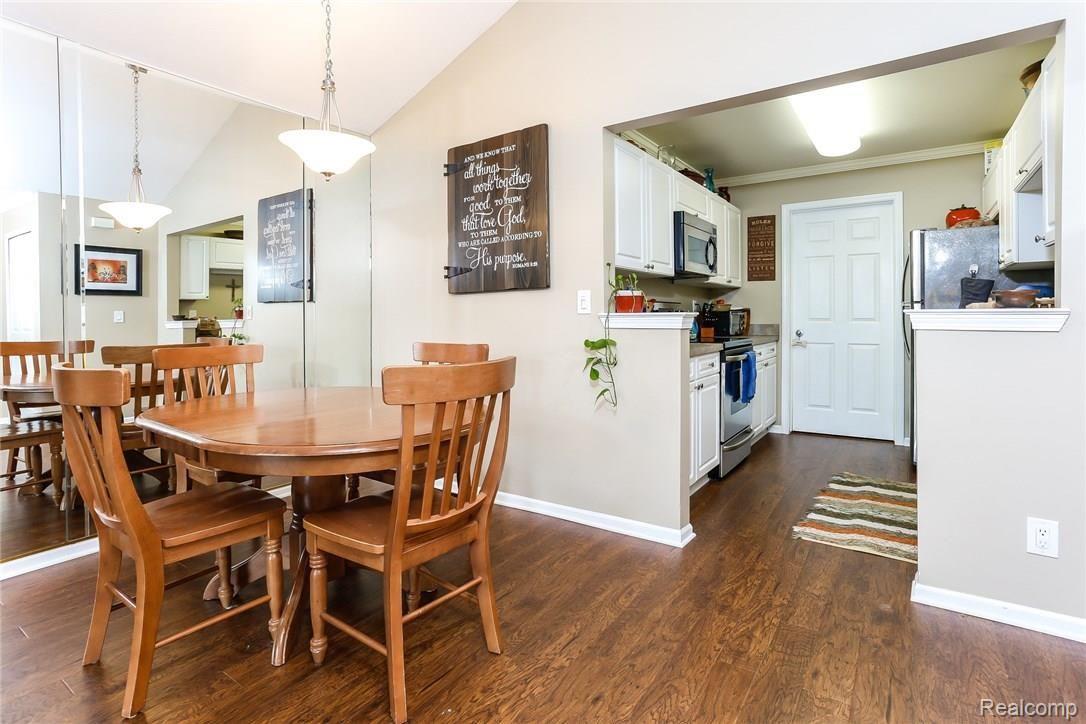 3723 Oakmonte Boulevard Rochester, MI 48306 - Photo 7 of 18 DinningRm.jpg