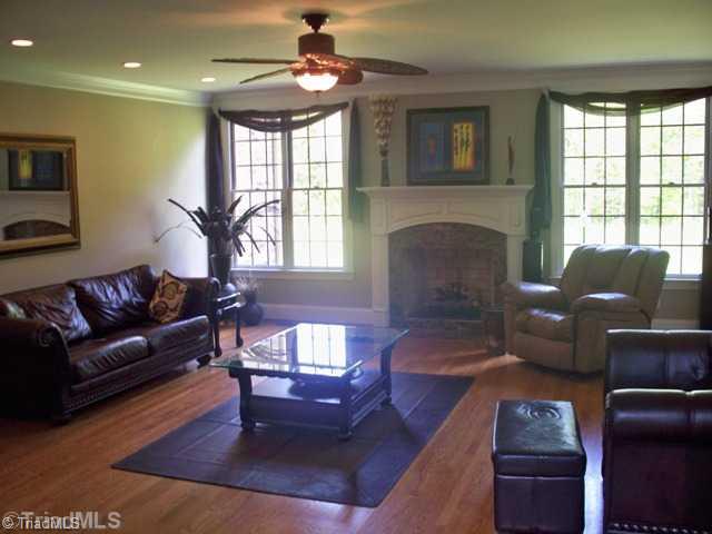 8404 Parkchester Place Oak Ridge, NC 27310 - Photo 5 of 16 Living Room.