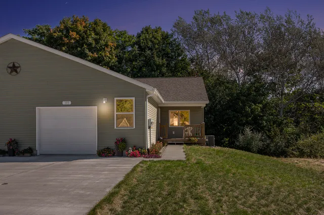 $213,500 | 193 Devonwood Drive, Shelby, MI 49455