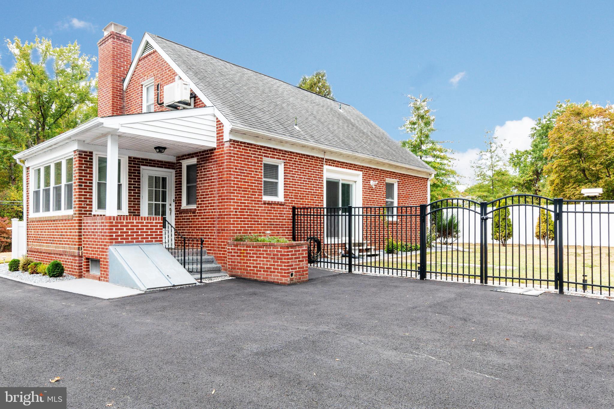 1026 Turkey Point Road Edgewater, MD 21037 - Photo 4 of 37 Gallery Image 4