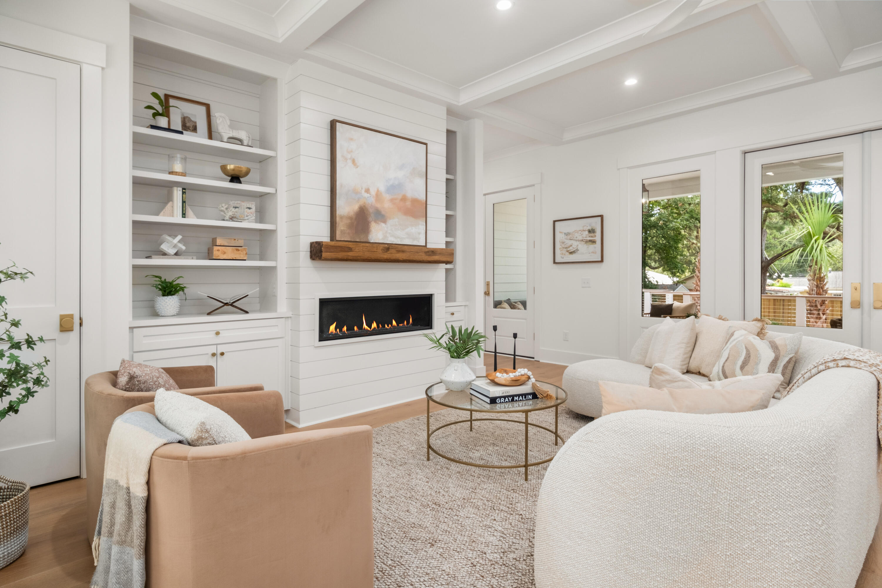 727 McCants Drive Mount Pleasant, SC 29464 - Photo 11 of 92 727 McCants Drive_Eterna_Media-12