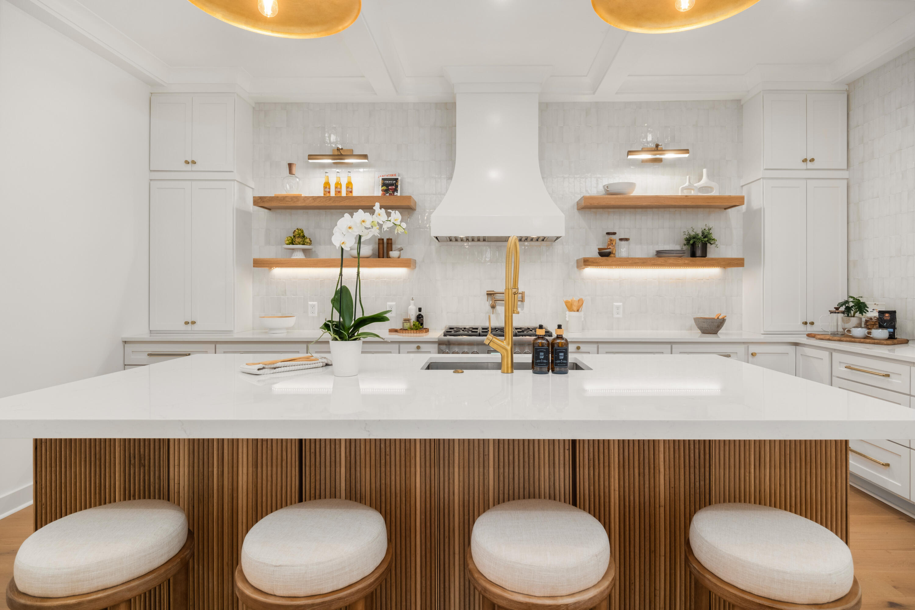 727 McCants Drive Mount Pleasant, SC 29464 - Photo 18 of 92 727 McCants Drive_Eterna_Media-19