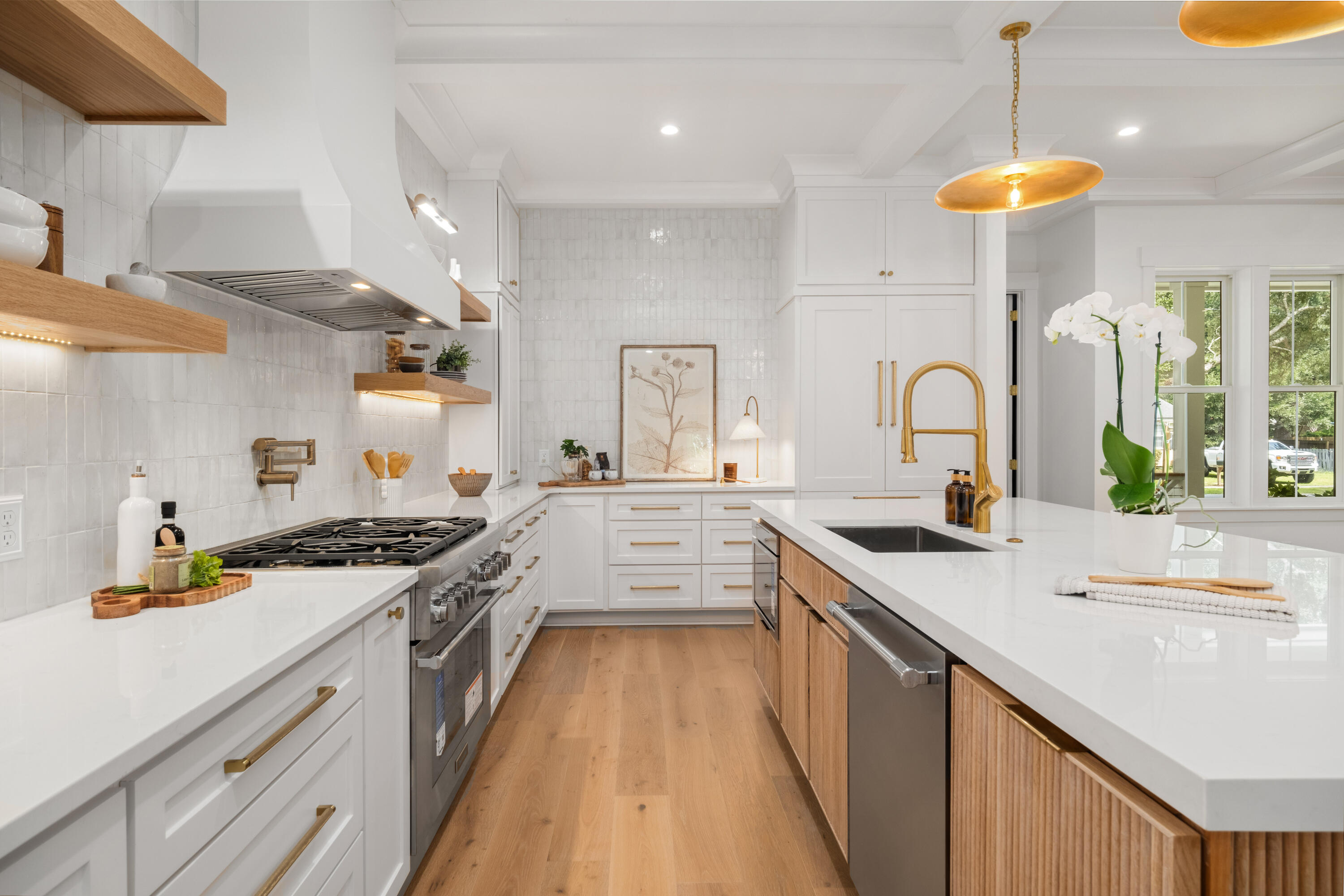 727 McCants Drive Mount Pleasant, SC 29464 - Photo 21 of 92 727 McCants Drive_Eterna_Media-22