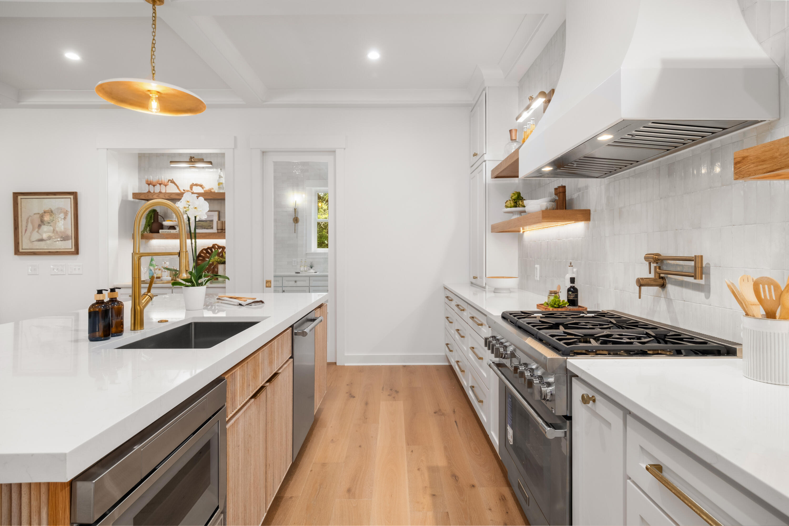 727 McCants Drive Mount Pleasant, SC 29464 - Photo 24 of 92 727 McCants Drive_Eterna_Media-25