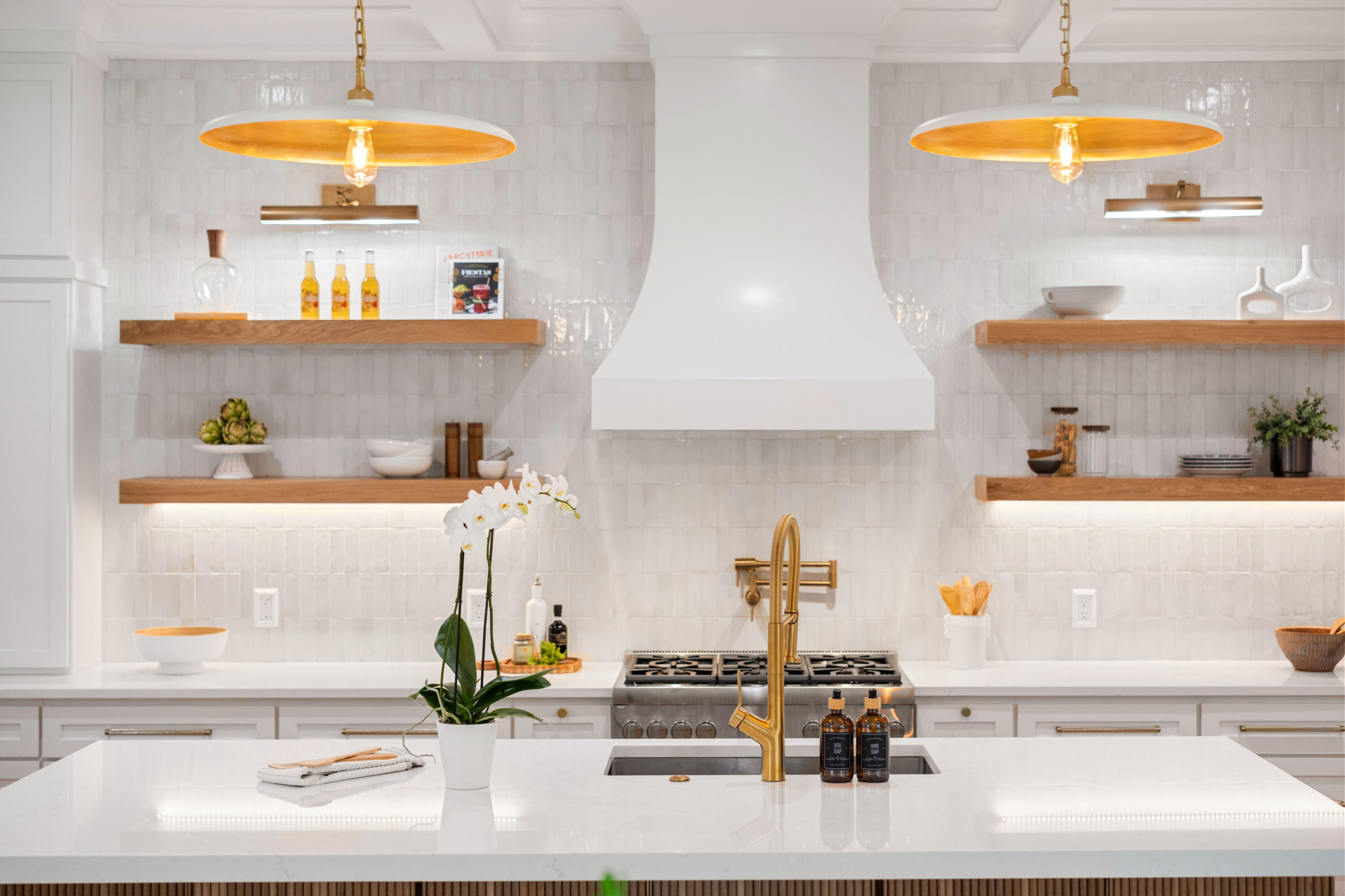 727 McCants Drive Mount Pleasant, SC 29464 - Photo 30 of 92 727 McCants Drive_Eterna_Media-31