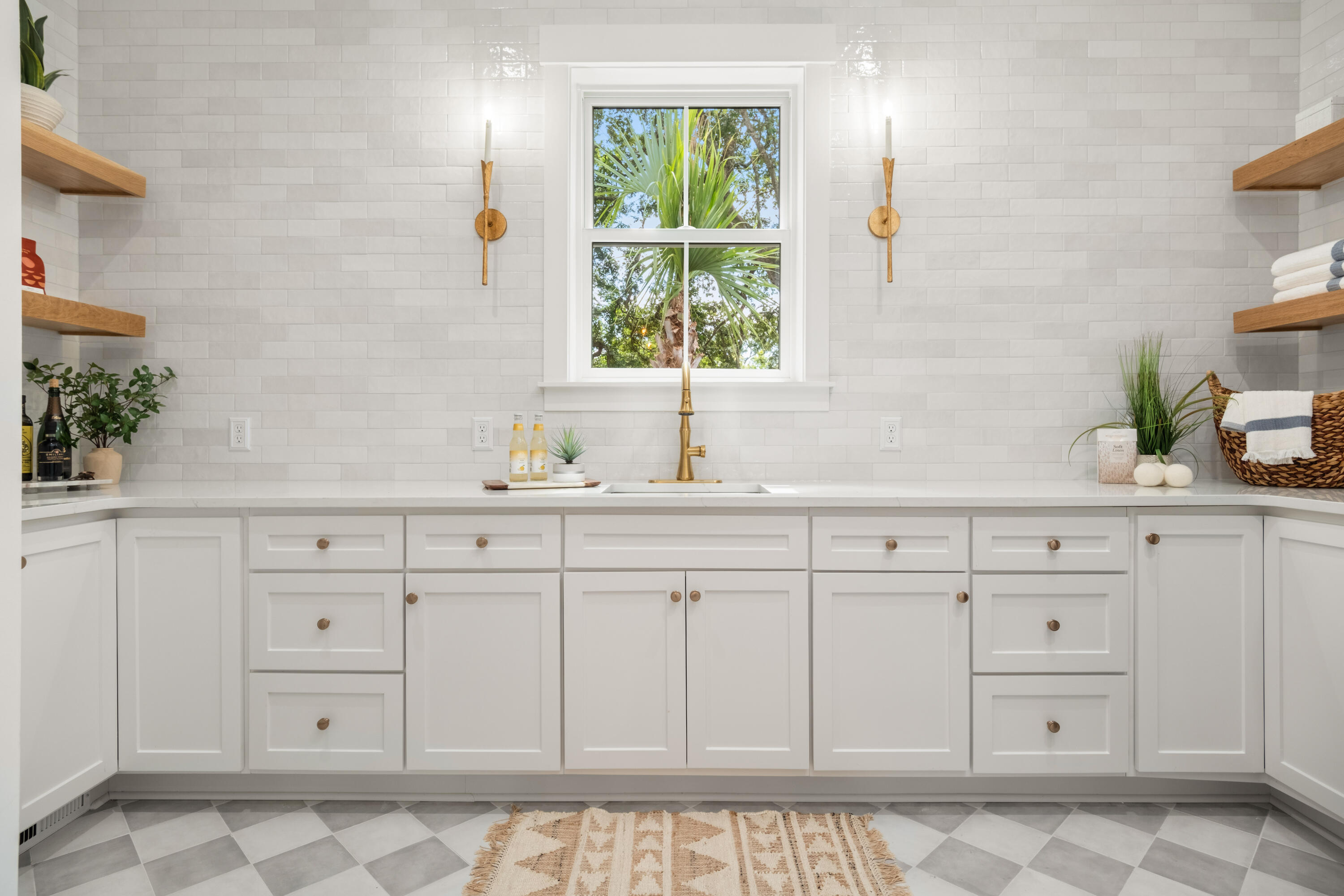 727 McCants Drive Mount Pleasant, SC 29464 - Photo 33 of 92 727 McCants Drive_Eterna_Media-34