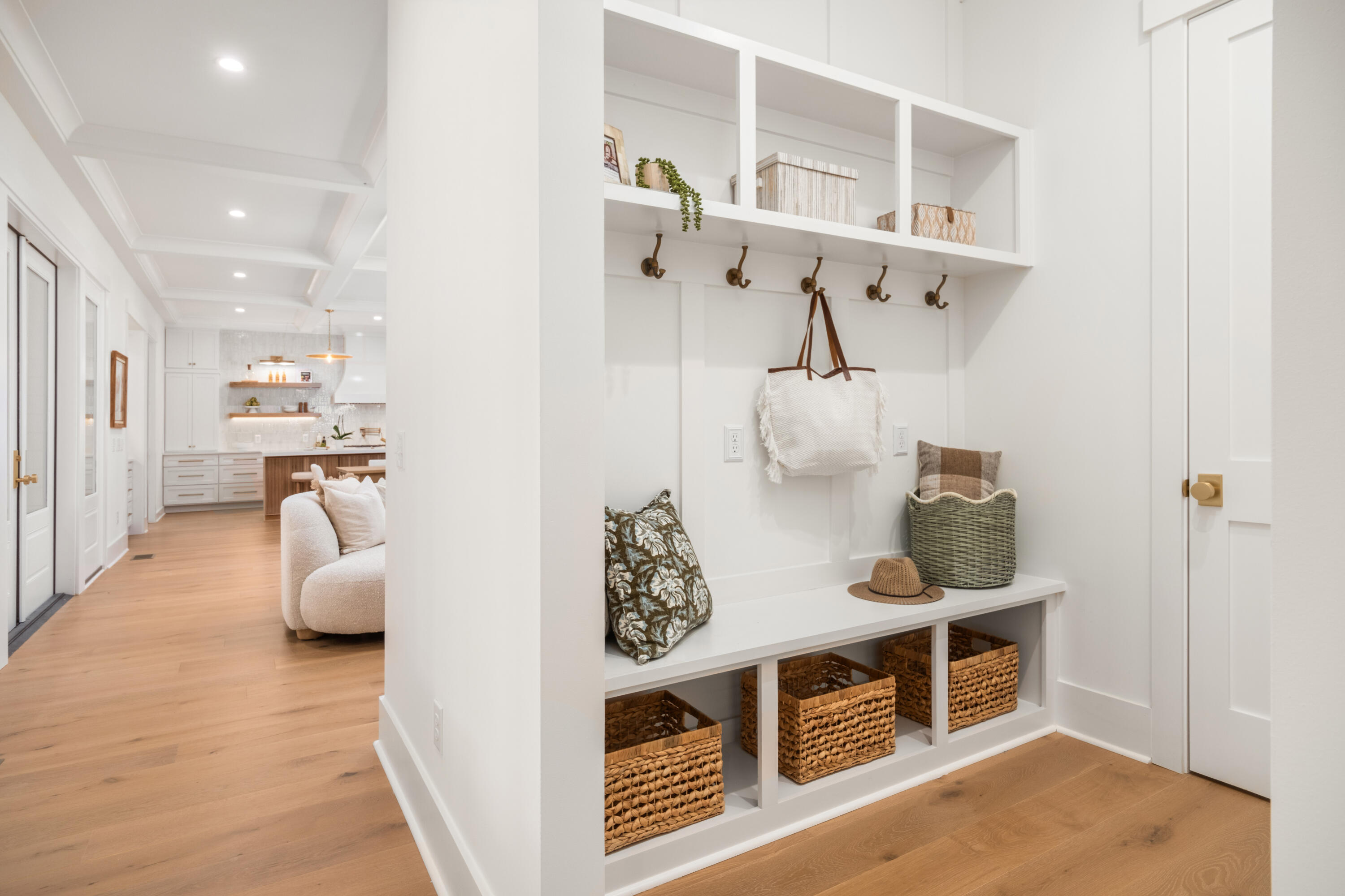 727 McCants Drive Mount Pleasant, SC 29464 - Photo 39 of 92 727 McCants Drive_Eterna_Media-40