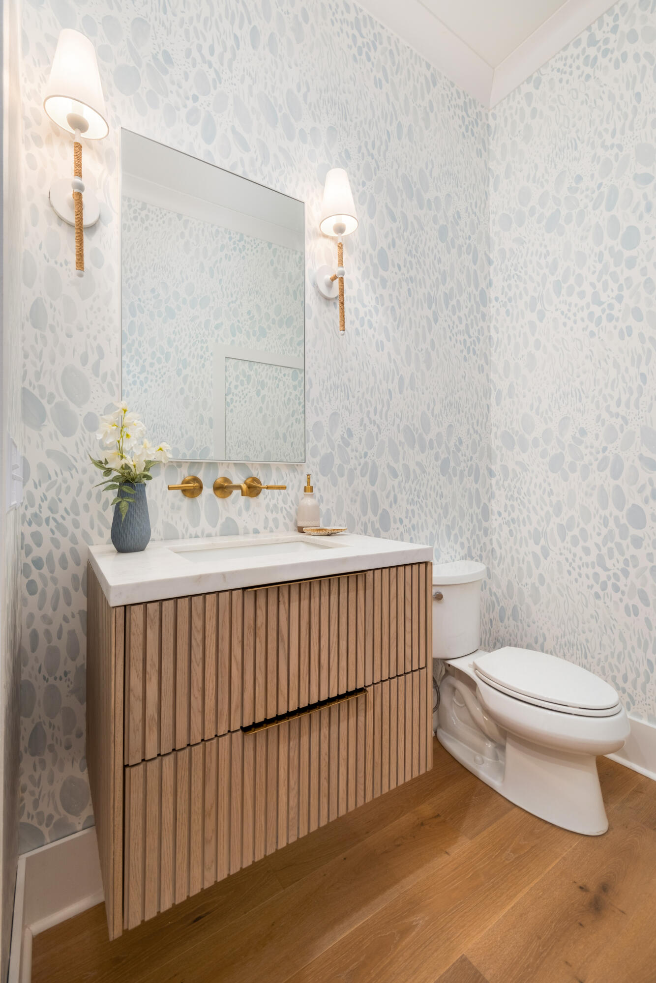 727 McCants Drive Mount Pleasant, SC 29464 - Photo 41 of 92 727 McCants Drive_Eterna_Media-42