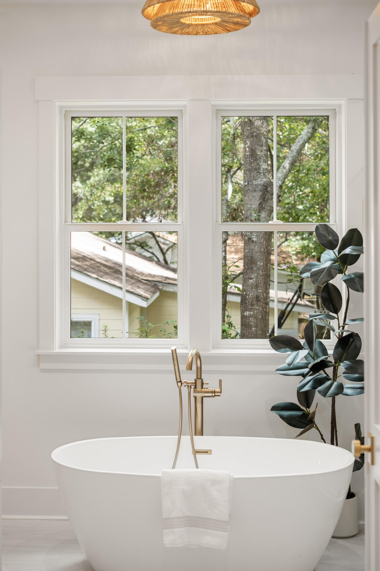 727 McCants Drive Mount Pleasant, SC 29464 - Photo 49 of 92 727 McCants Drive_Eterna_Media-50