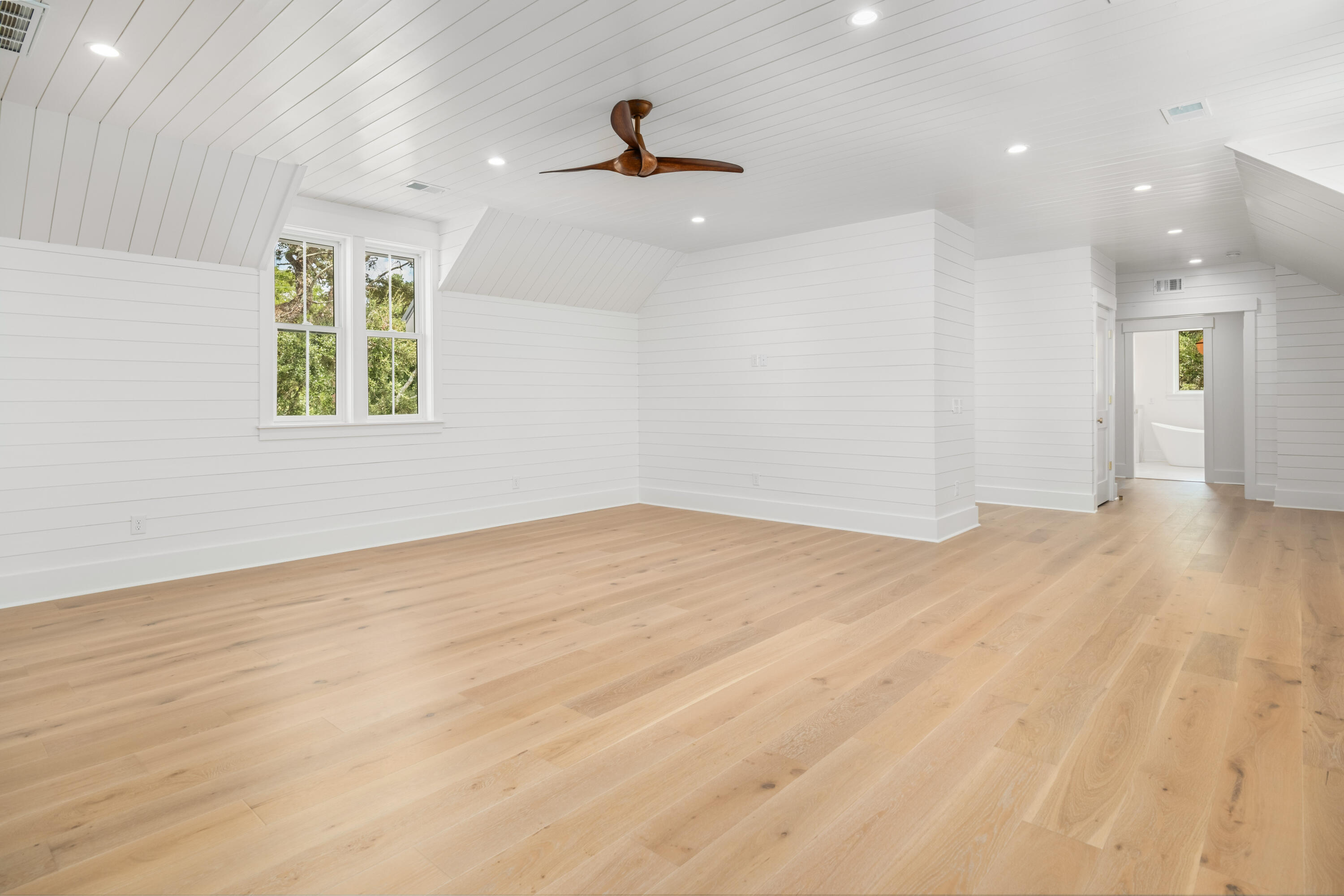 727 McCants Drive Mount Pleasant, SC 29464 - Photo 57 of 92 727 McCants Drive_Eterna_Media-58