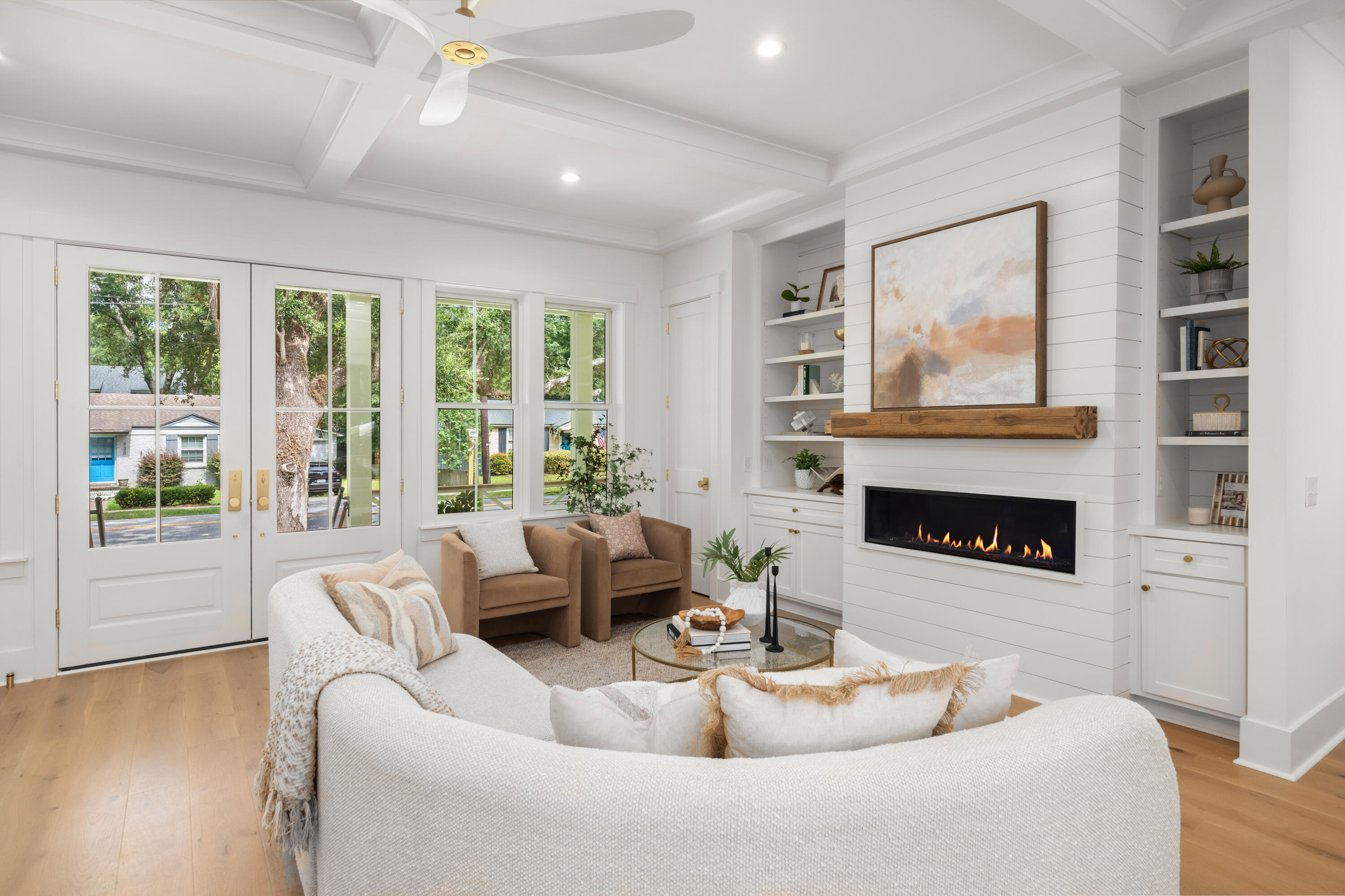 727 McCants Drive Mount Pleasant, SC 29464 - Photo 7 of 92 727 McCants Drive_Eterna_Media-8