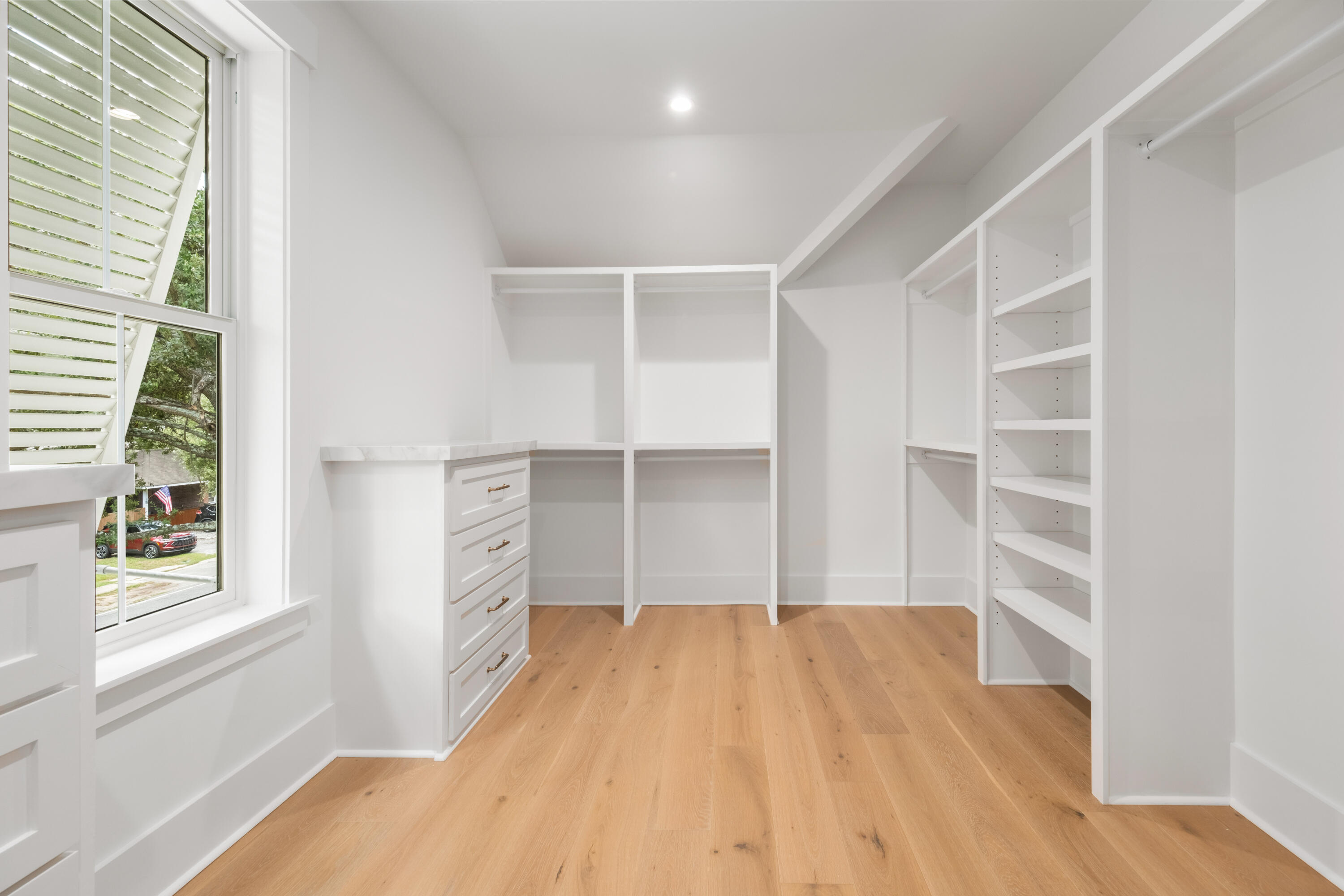 727 McCants Drive Mount Pleasant, SC 29464 - Photo 72 of 92 727 McCants Drive_Eterna_Media-74