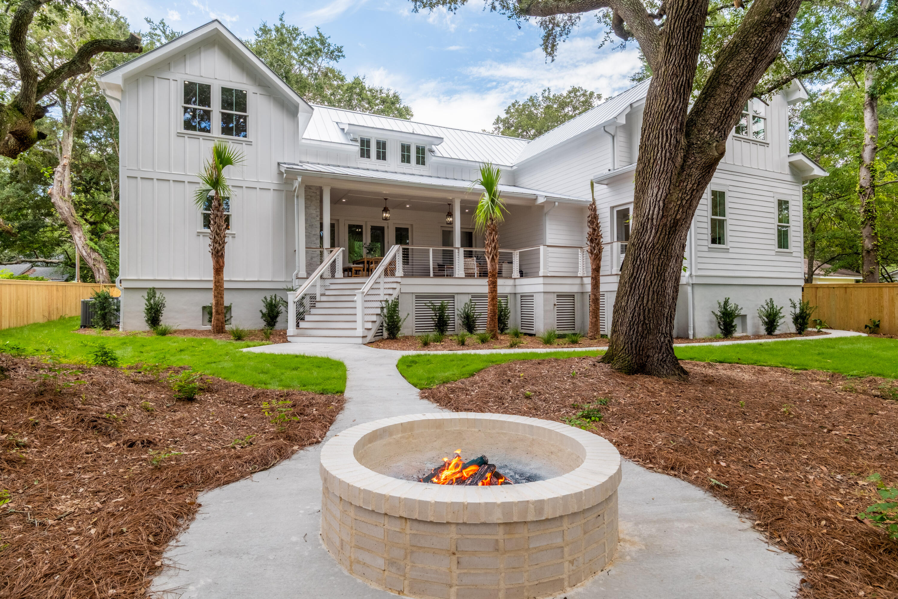 727 McCants Drive Mount Pleasant, SC 29464 - Photo 74 of 92 727 McCants Drive_Eterna_Media-76