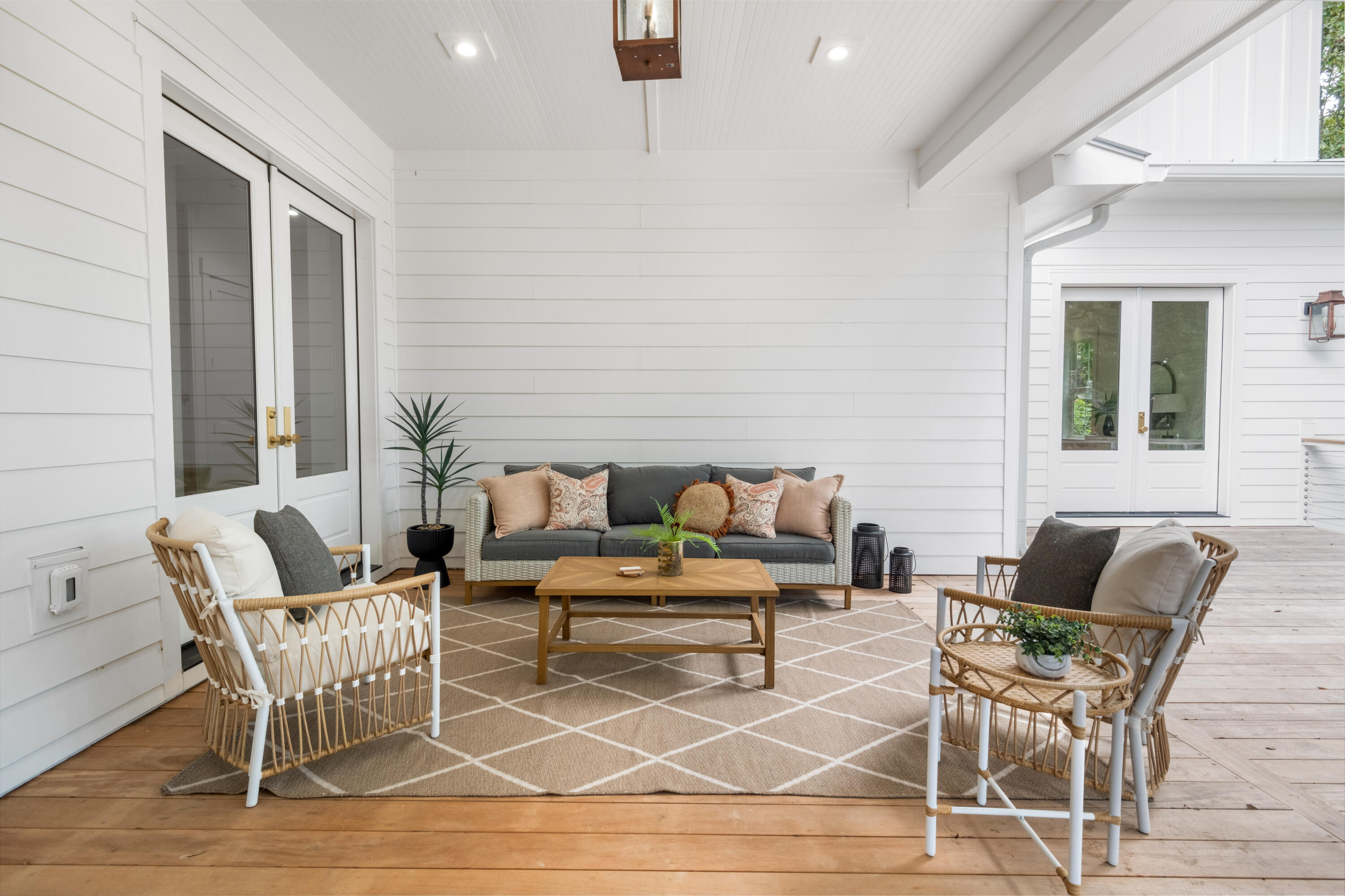 727 McCants Drive Mount Pleasant, SC 29464 - Photo 76 of 92 727 McCants Drive_Eterna_Media-78