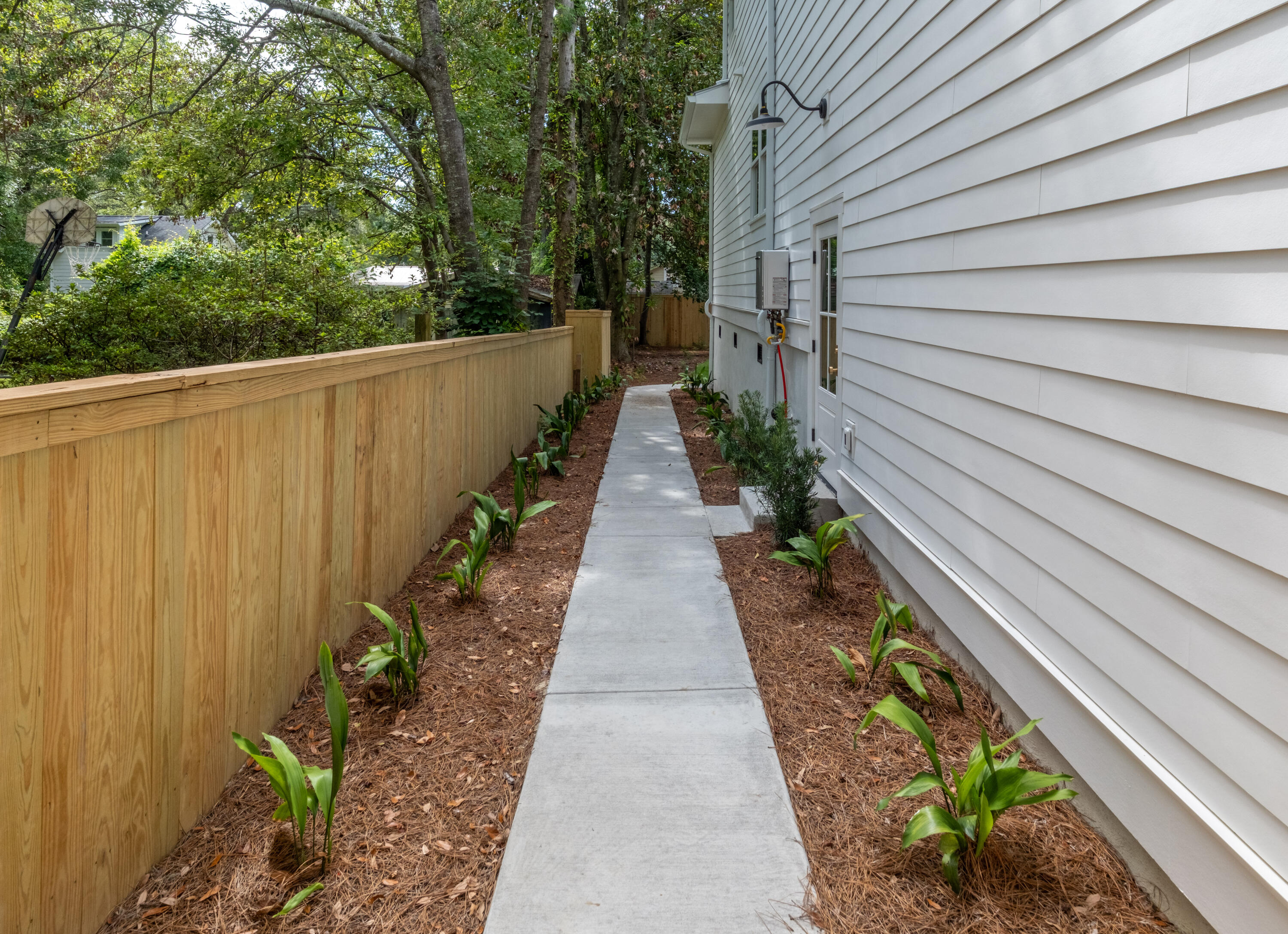 727 McCants Drive Mount Pleasant, SC 29464 - Photo 86 of 92 727 McCants Drive_Eterna_Media-88