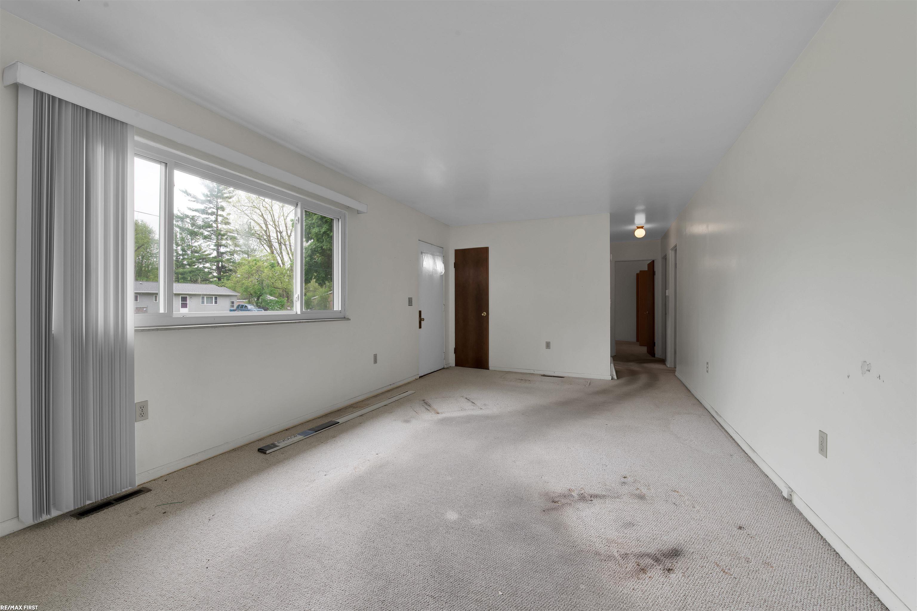 496 Birch Road Vassar, MI 48768 - Photo 5 of 26 50141446-793e54a5-6d0d-428c-94bd-3e0e8c1bf622.JPG