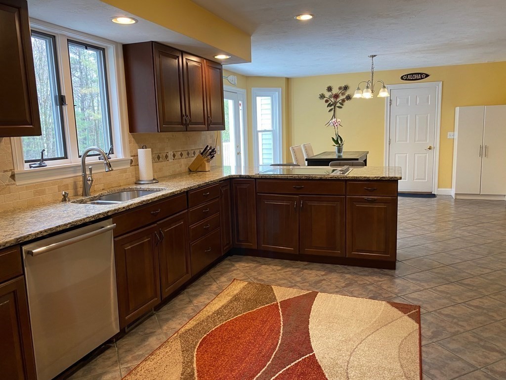 12 South Shaker Road Harvard, MA 01451 - Photo 5 of 42