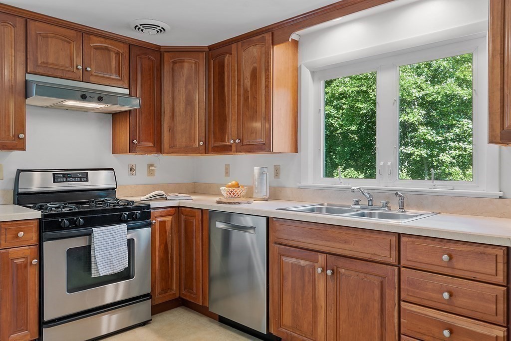 98 Gleasondale Road Stow, MA 01775 - Photo 12 of 28 Gallery Image 12