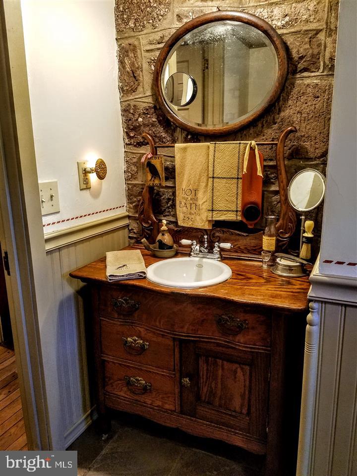 5526 Pine Road Thomasville, PA 17364 - Photo 20 of 36 Gallery Image 20