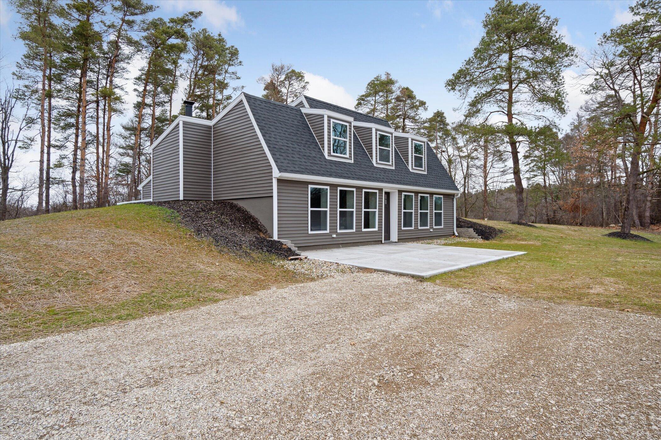 3777 Flansburg Road Jackson, MI 49203 - Photo 3 of 65 02-3777-Flansburg-Rd-Jackson-MI-49203-Wi