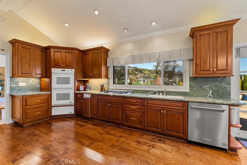 32432 Via Antibes Dana Point, CA 92629 - Photo 20 of 44