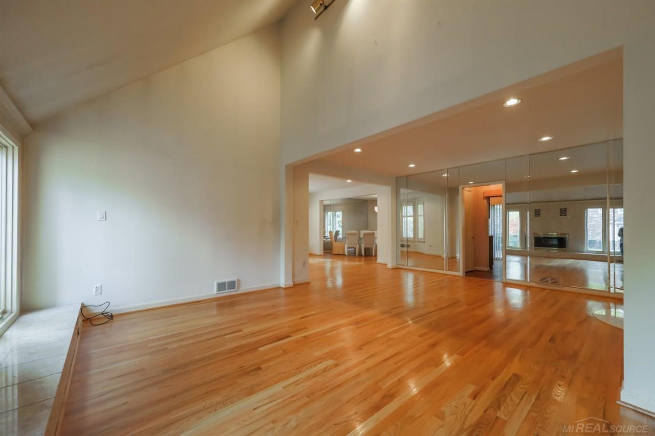72 Moross Road Grosse Pointe Farms, MI 48236 - Photo 3 of 22