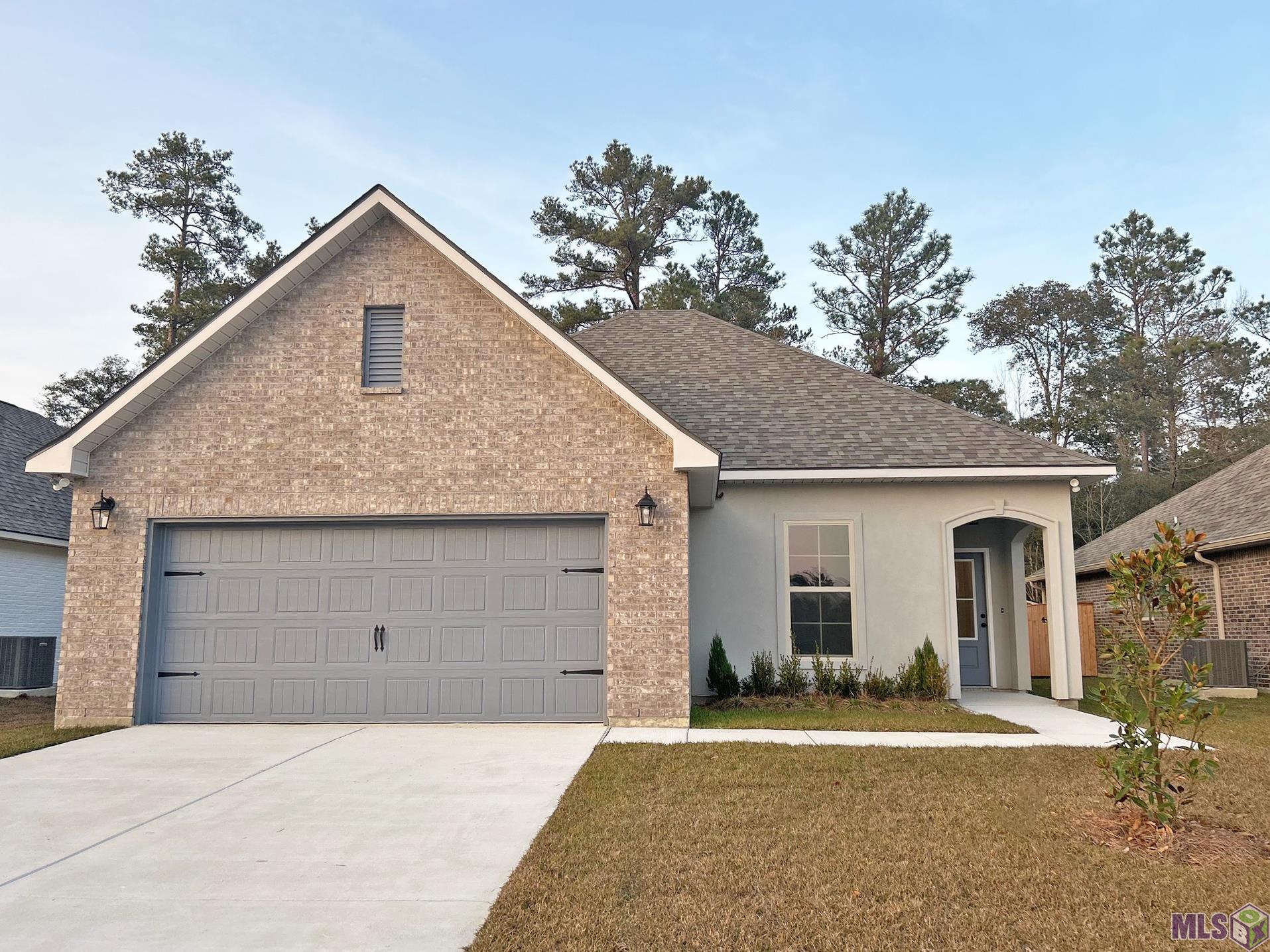 Brand NEW Move-in Ready Home!!