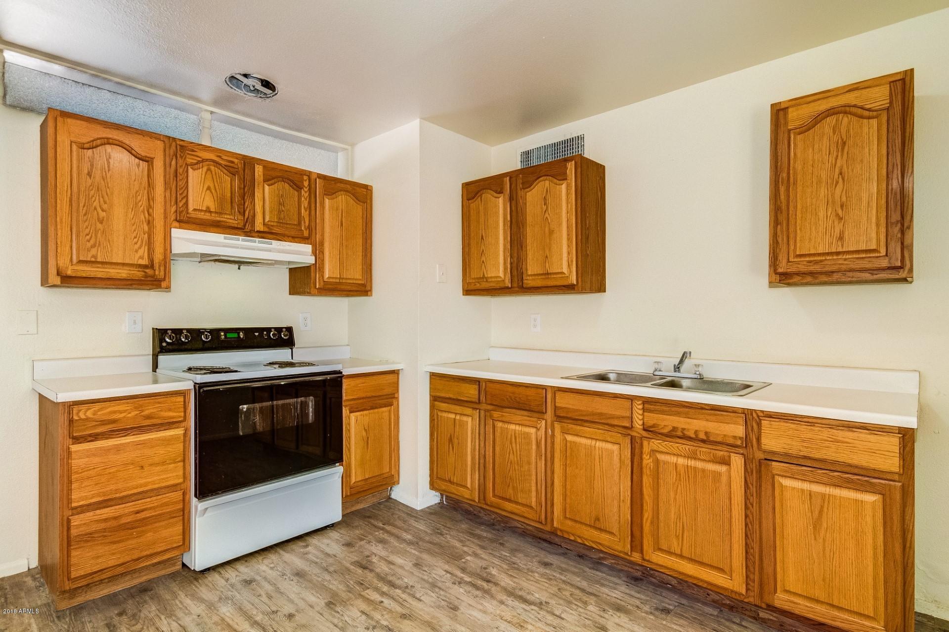 4631 East Pecan Road Phoenix, AZ 85040 - Photo 7 of 20 0007-Pecan (7)