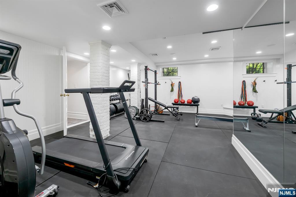 640 East Ridgewood Avenue Ridgewood, NJ 07450 - Photo 40 of 50