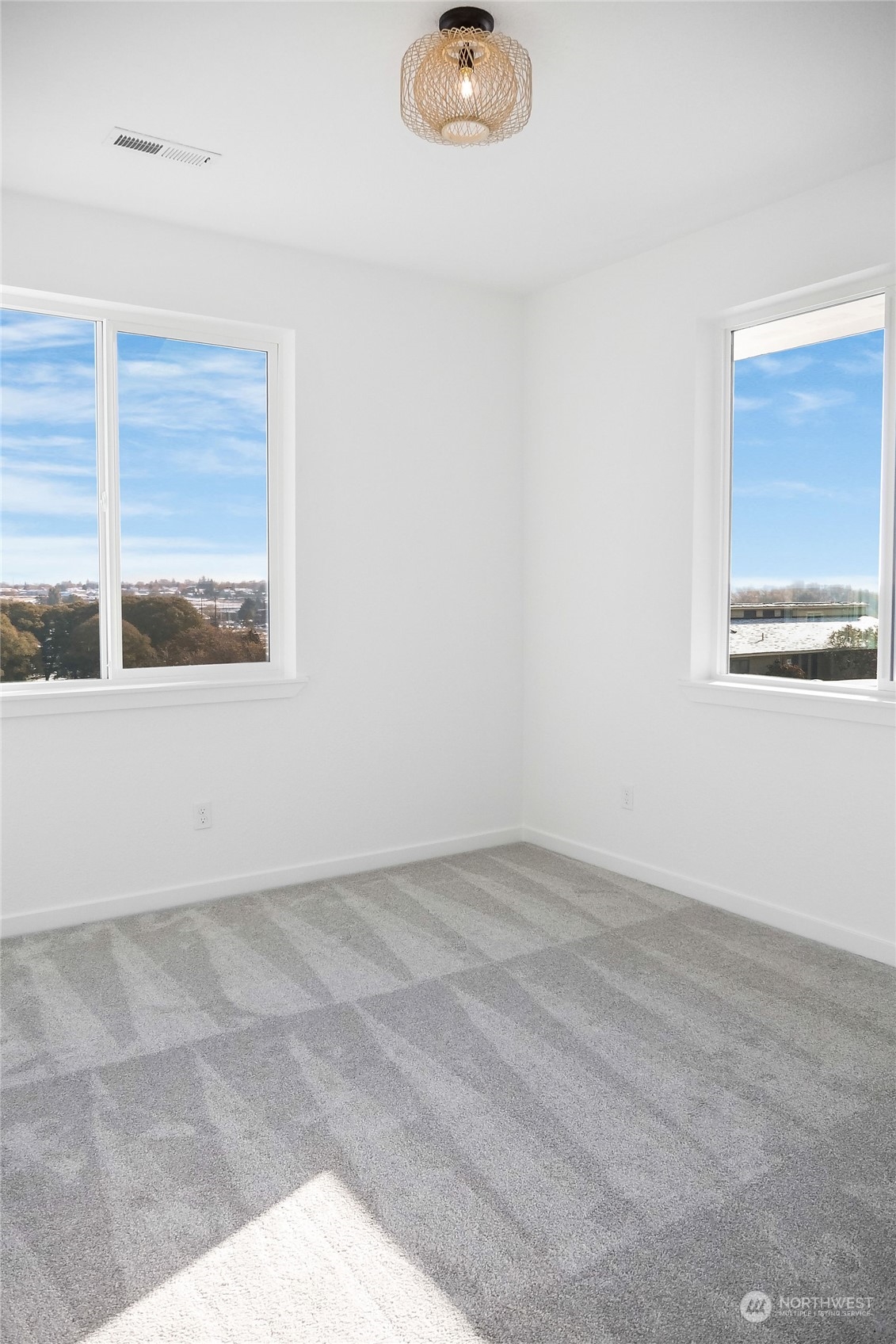 431 Strand Road Ephrata, WA 98823 - Photo 24 of 39 an empty room with a window