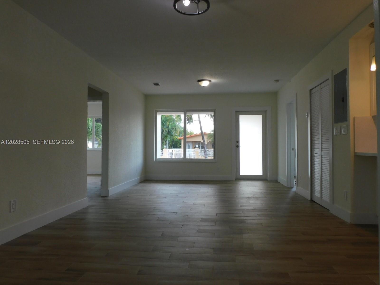 3333 Southwest 89th Avenue Miami, FL 33165 - Photo 11 of 44 Dining room view to entry way.