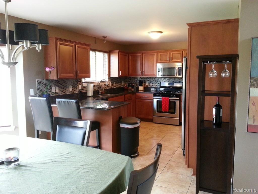 56281 Hidden Creek Road Utica, MI 48316 - Photo 5 of 23 20140621_111534.jpg