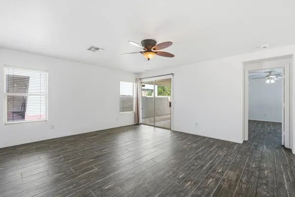 $2,295 | 714 East Michigan Avenue, Phoenix, AZ 85022