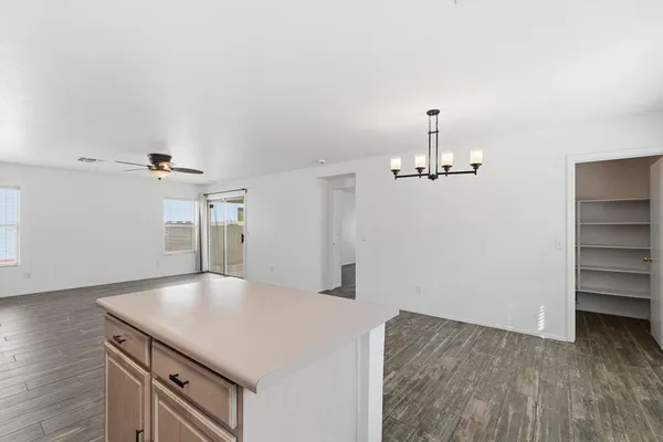 $2,295 | 714 East Michigan Avenue, Phoenix, AZ 85022