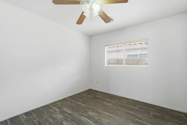 $2,295 | 714 East Michigan Avenue, Phoenix, AZ 85022