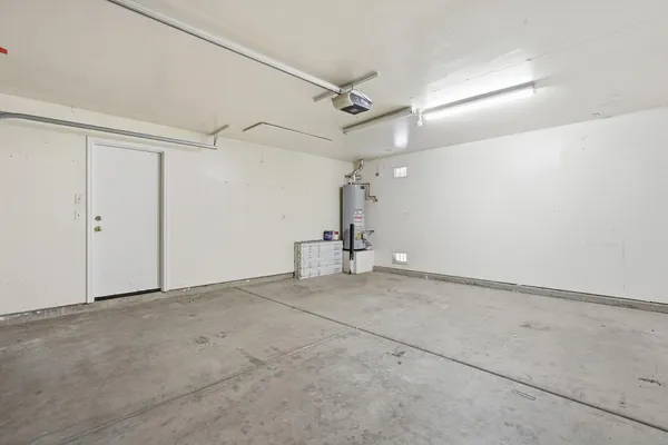 $2,295 | 714 East Michigan Avenue, Phoenix, AZ 85022