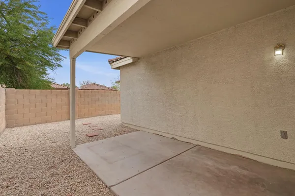 $2,295 | 714 East Michigan Avenue, Phoenix, AZ 85022