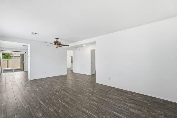 $2,295 | 714 East Michigan Avenue, Phoenix, AZ 85022