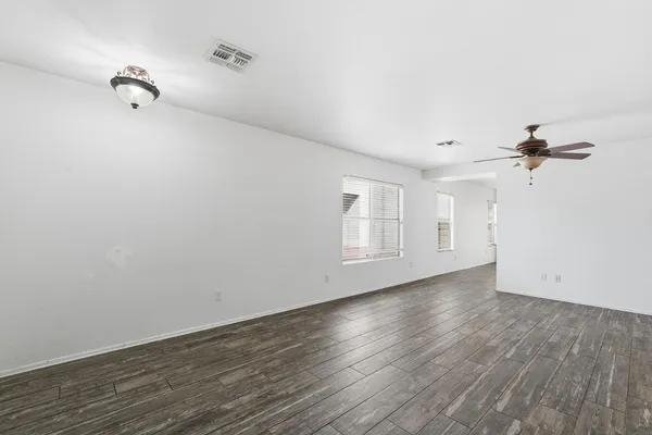 $2,295 | 714 East Michigan Avenue, Phoenix, AZ 85022