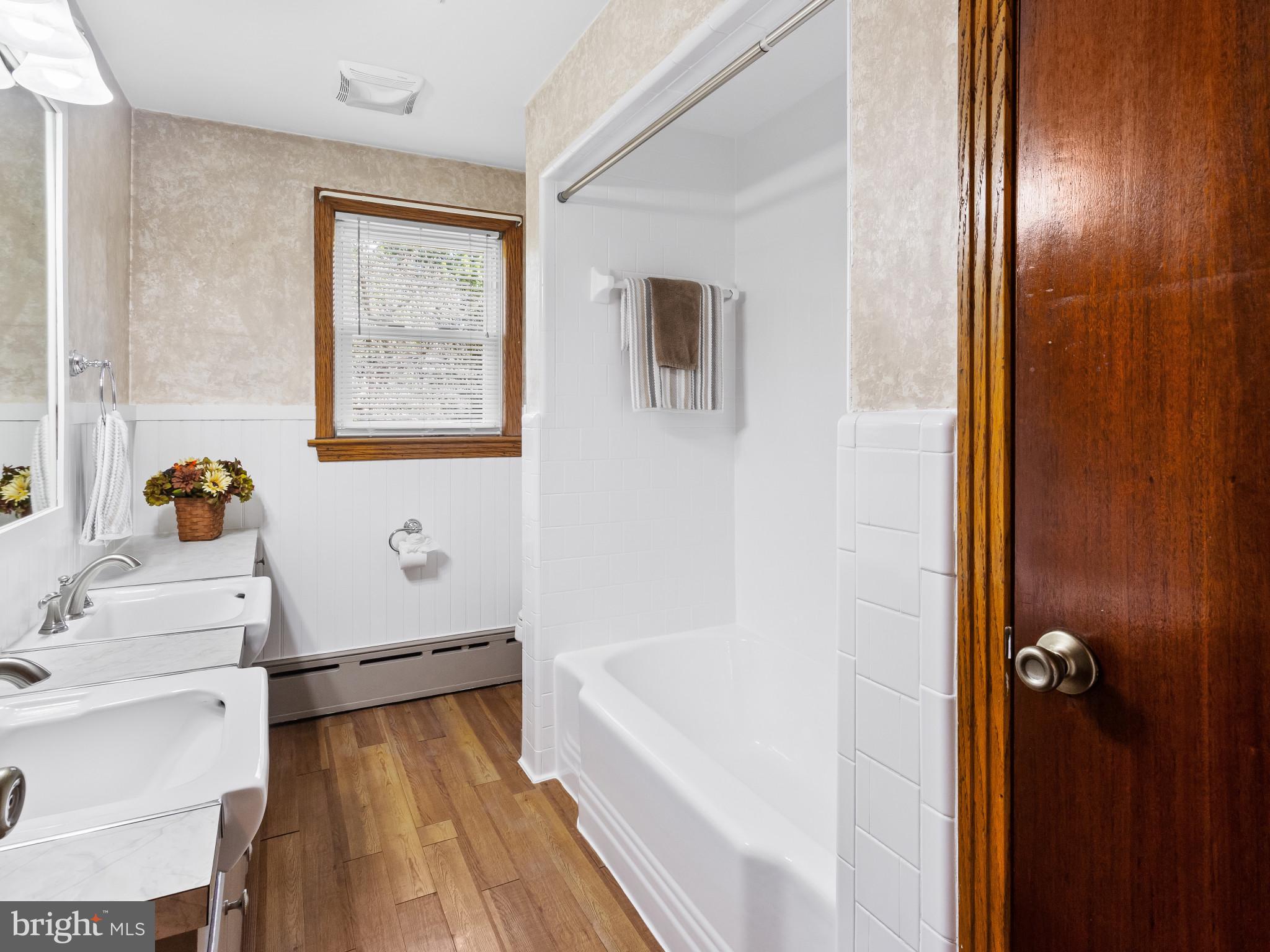 14958 New Windsor Road New Windsor, MD 21776 - Photo 16 of 38 Full Bathroom