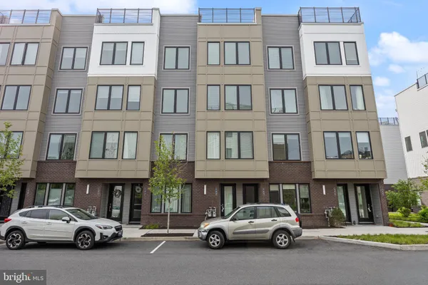 $4,300 | 2150 Northbank Place, Unit 143, Philadelphia, PA 19125