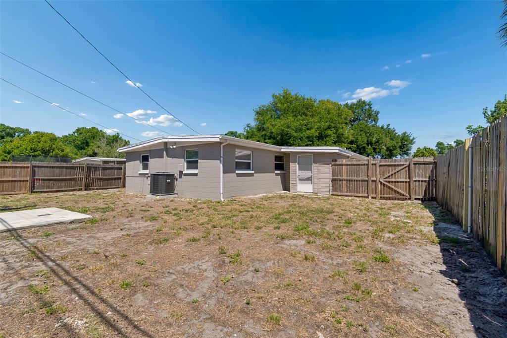 9228 82nd Way Seminole, FL 33777 - Photo 29 of 35 a view of a backyard