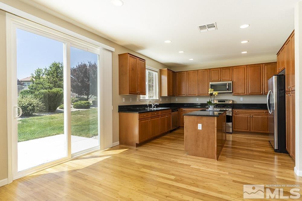 10797 Grayslake Drive Reno, NV 89521 - Photo 8 of 25 Photo 8
